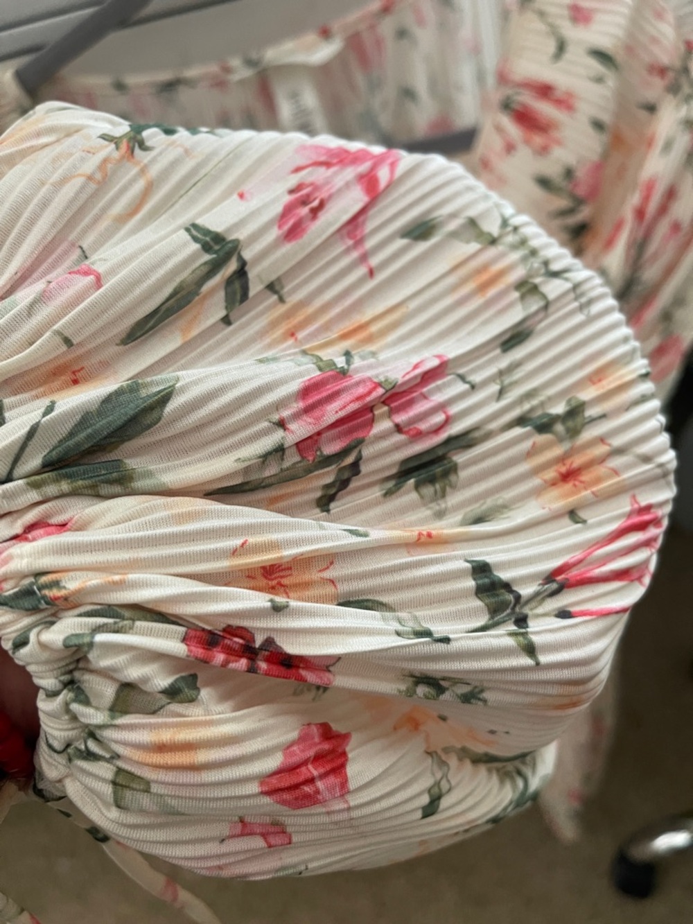 H&M Cream Floral Long Sleeve Pleated Dress with Pink & Green Print very cool - Picture 5 of 5